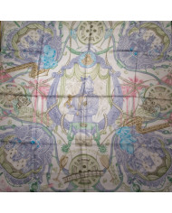 Carré Hermès aux nuances pastel raffinées